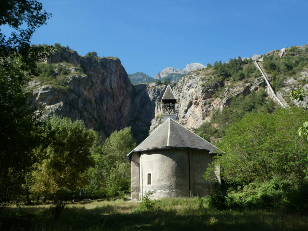 La chapelle Saint-Laurent de Rame, au pied du gouffre de Gourfouran