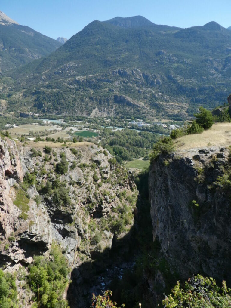 Le gouffre de Gourfouran vu vers l'aval