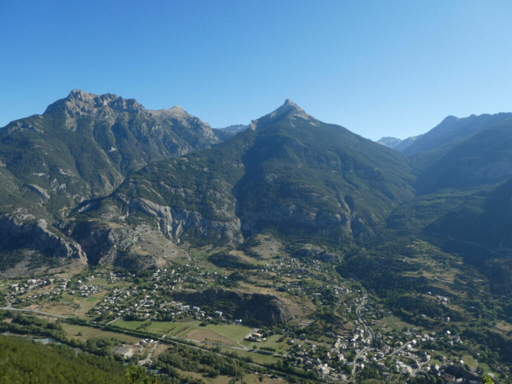 L'Oumbras vu depuis le col de l'Aiguille