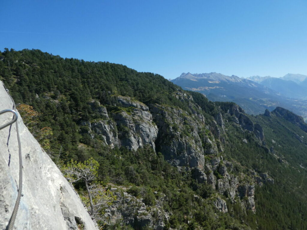 Vue de la crête de la Rortie depuis la via ferrata de Freissinières