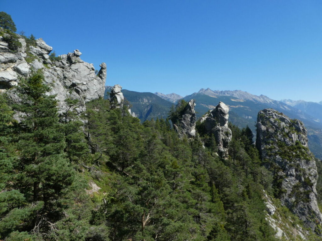 Col de l'Aiguille (1450m) La roche de rame