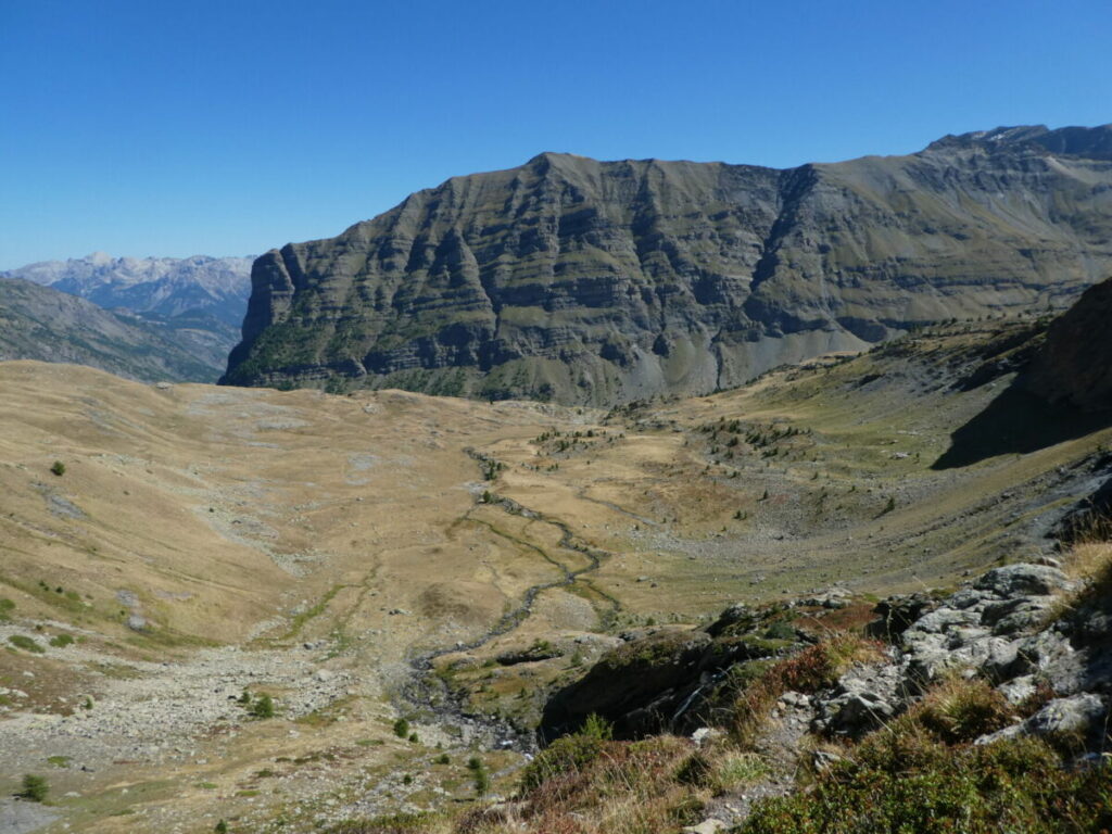 Le torrent des Oules vu depuis le lac Faravel