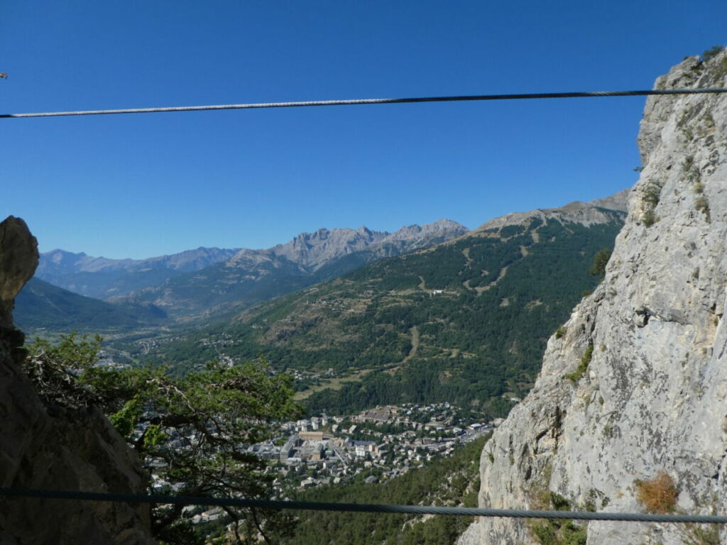 Le Prorel et le pic de Montbrison depuis la passerelle de la via ferrata