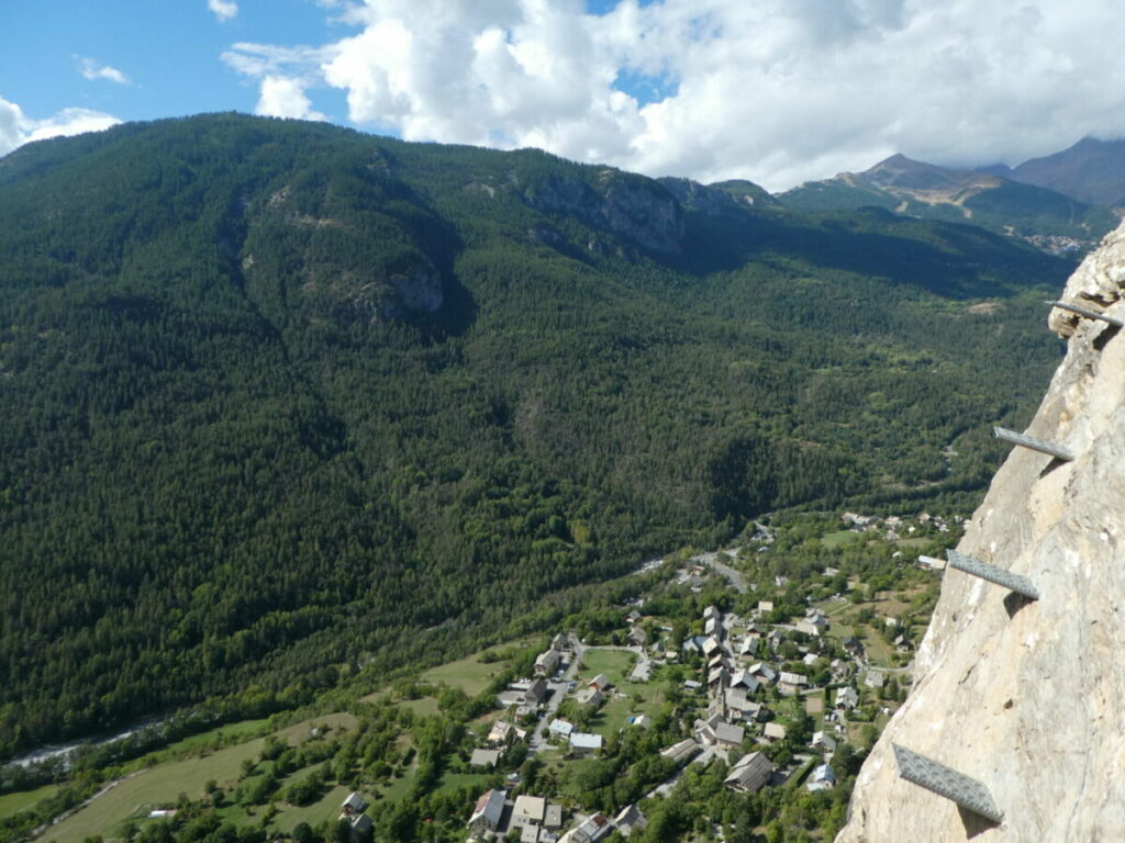 Une installation sommaire sur la via ferrata des Vigneaux