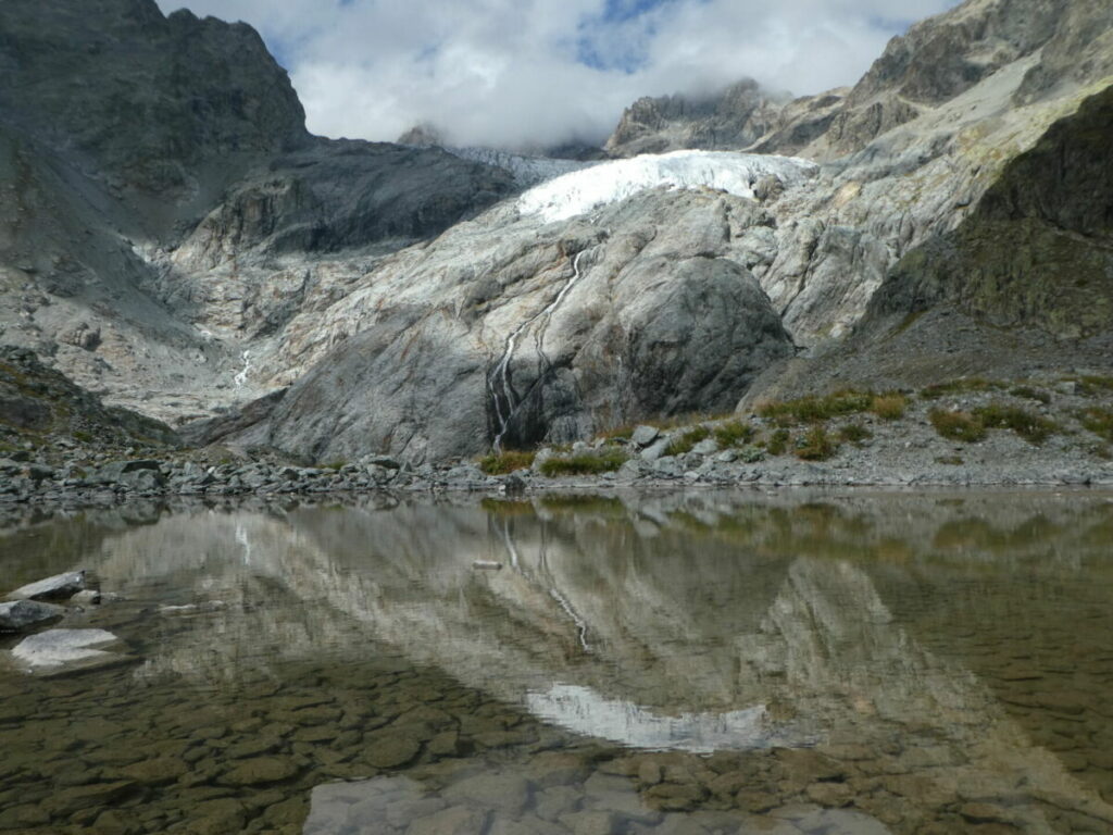 Le lac Tuckett avec le Glacier Blanc