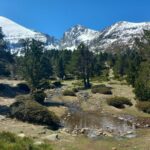 Ruisseau des lacs de l'Estanyol devant le pic du Canigou